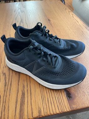 Women’s New Balance Lightweight Sneakers, Navy, Size 9